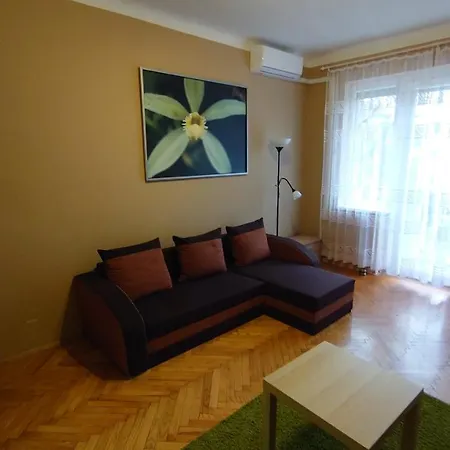 Apartment Koroesi