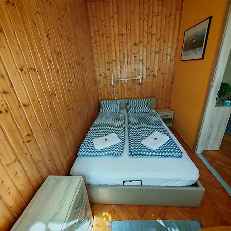 Koroesi Lägenhet Pécs